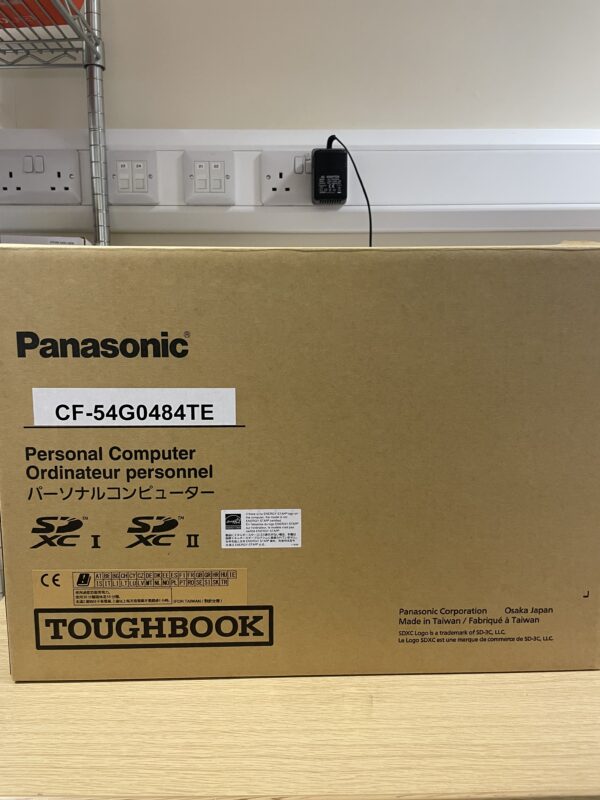 Panasonic Toughbook CF-54G0484TE Semi-Rugged 14" - Laptop i5 8GB 256GB SSD Windows 10